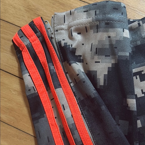 Adidas Camo Pants with Neon Orange accents. Boys size large - Picture 6 of 7